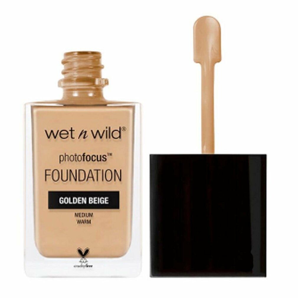 Wet n Wild Photofocus Foundation. Golden Beige. Flasche mit geöffnetem Deckel und Applikator. Cruelty-free Logo.