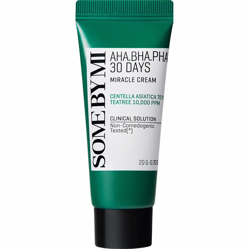 Grüne Tube mit schwarzem Verschluss. Aufschrift AHA.BHA.PHA 30 DAYS MIRACLE CREAM und SOME BY MI.