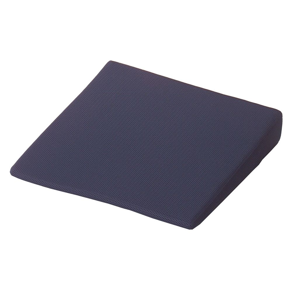 Keilkissen aus blauem Stoff. Quadratische Form, eine Seite erhöht. Abstandsgewirk-Oberfläche.