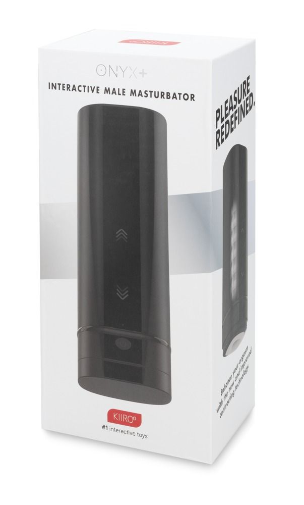 Produktverpackung mit schwarzem, zylindrischem Gerät. Text: ONYX+, INTERACTIVE MALE MASTURBATOR, KIROO. Aufdruck: PLEASURE REDEFINED.