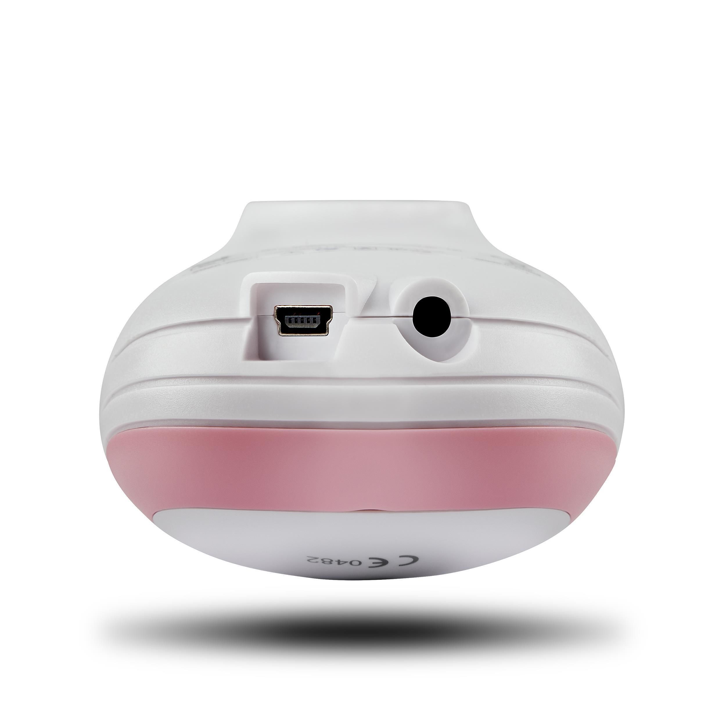 Gerät mit Anschlüssen: USB und Klinke. Weiß-pinkes Design.