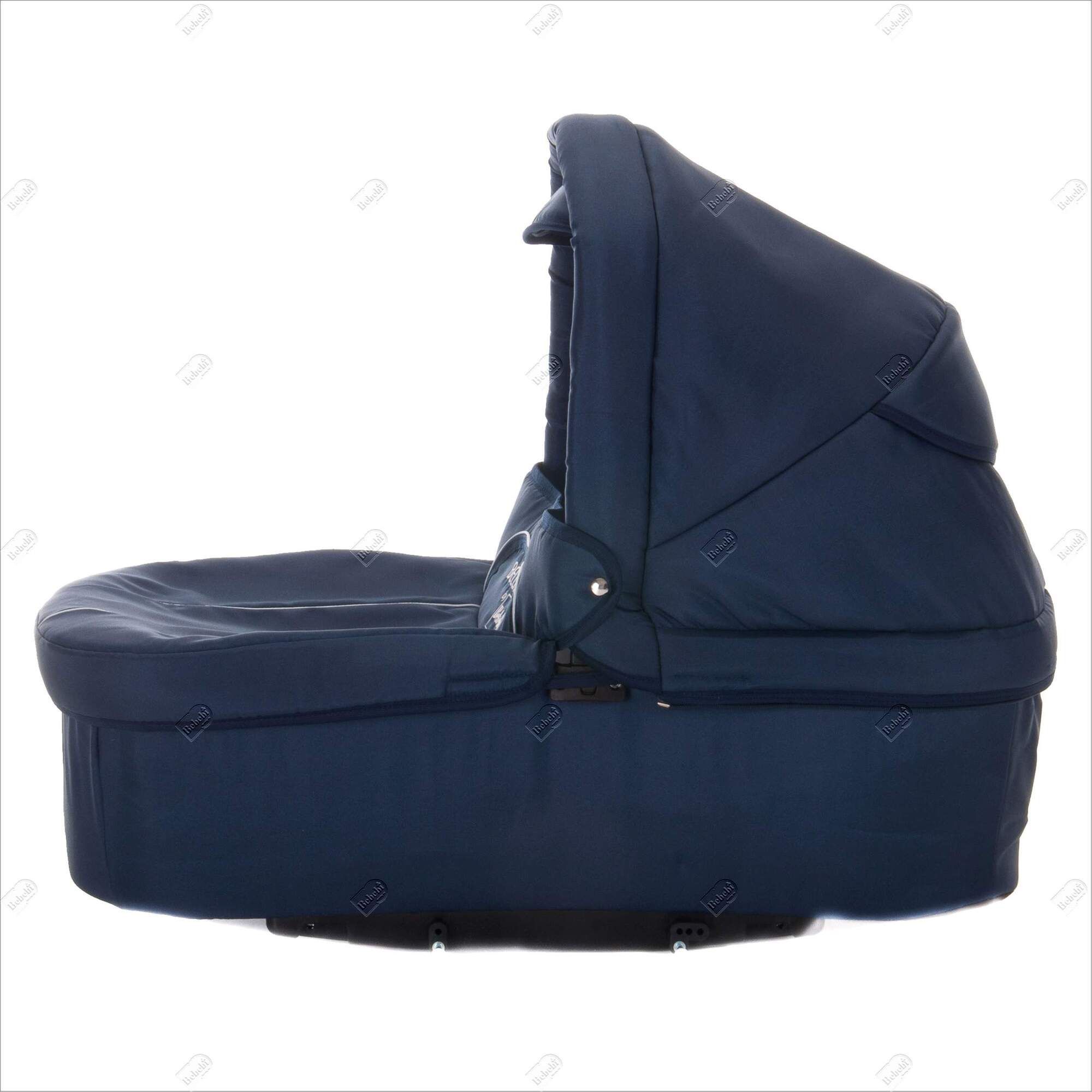 Blaue Babywanne mit Verdeck, Seitenansicht. Schwarzer Rahmen.