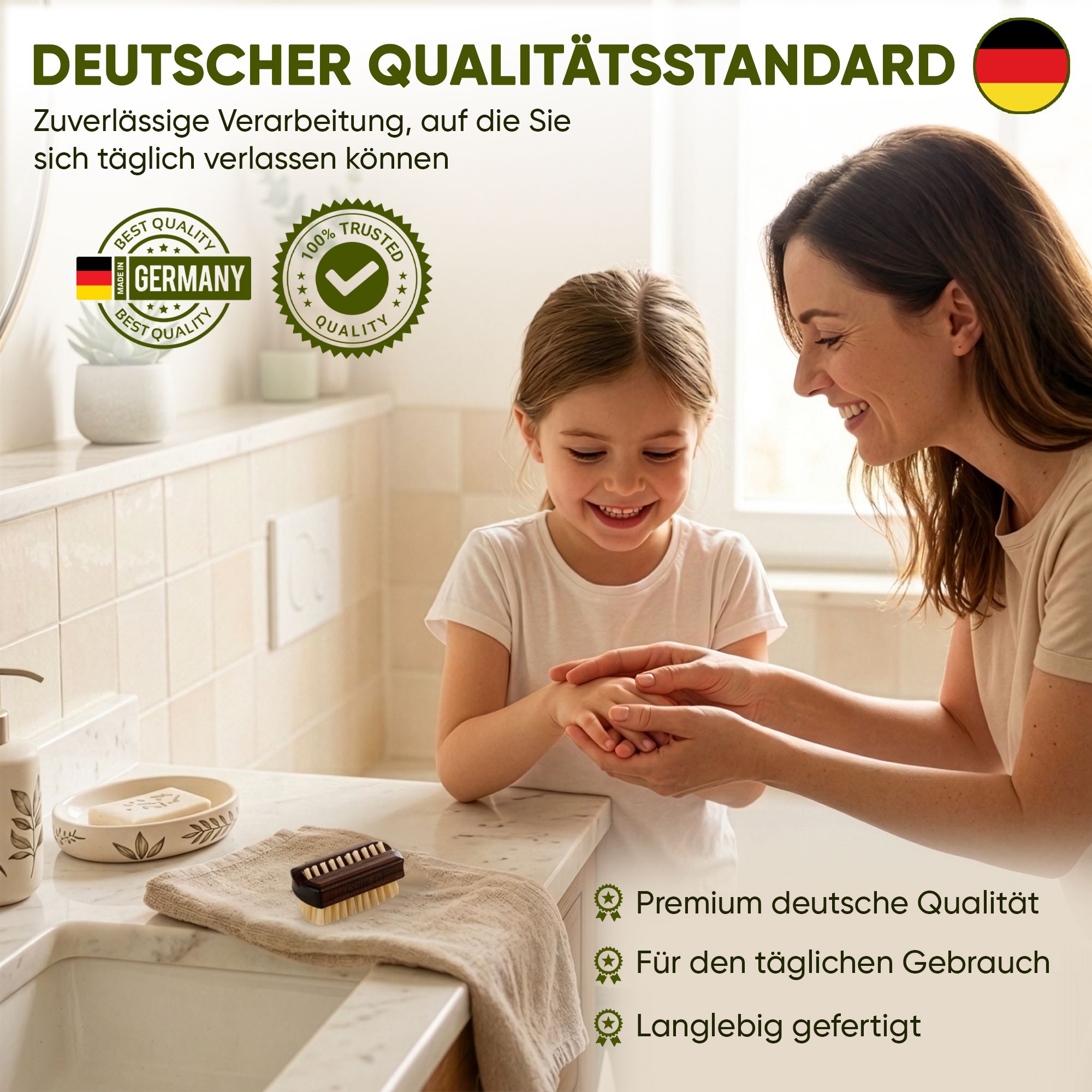 Frau und Kind benutzen Nagelbürste mit Naturborsten. Text: Deutscher Qualitätsstandard, Premium deutsche Qualität, für den täglichen Gebrauch, langlebig gefertigt.