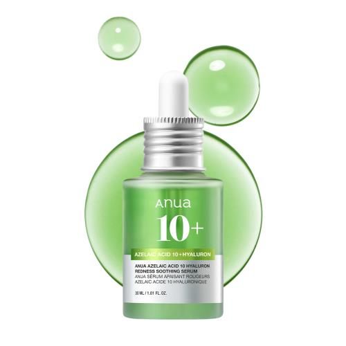 Grüne Glasflasche mit Serum. Aufschrift: Anua 10+. Tropfen und Kreise im Hintergrund.