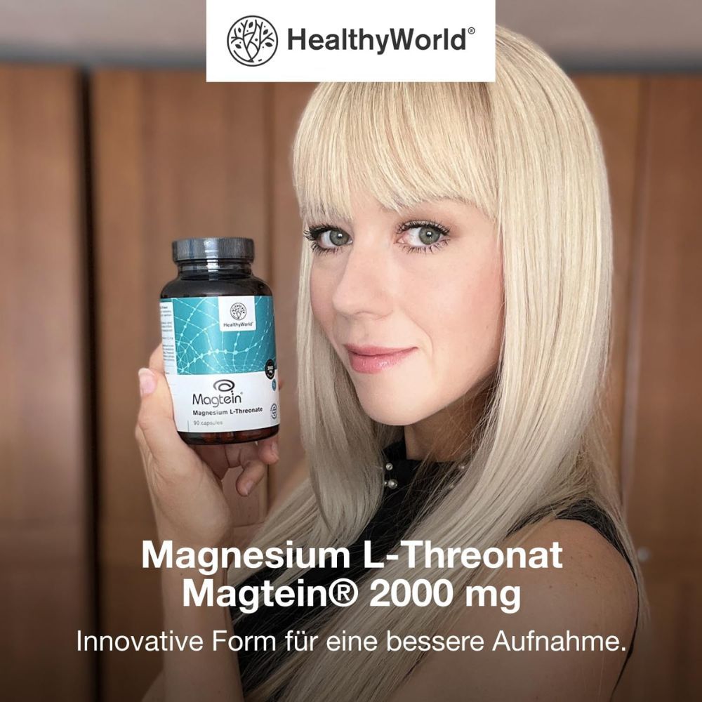 Frau hält Flasche. Text: Magnesium L-Threonat Magtein® 2000 mg. Innovative Form für bessere Aufnahme.