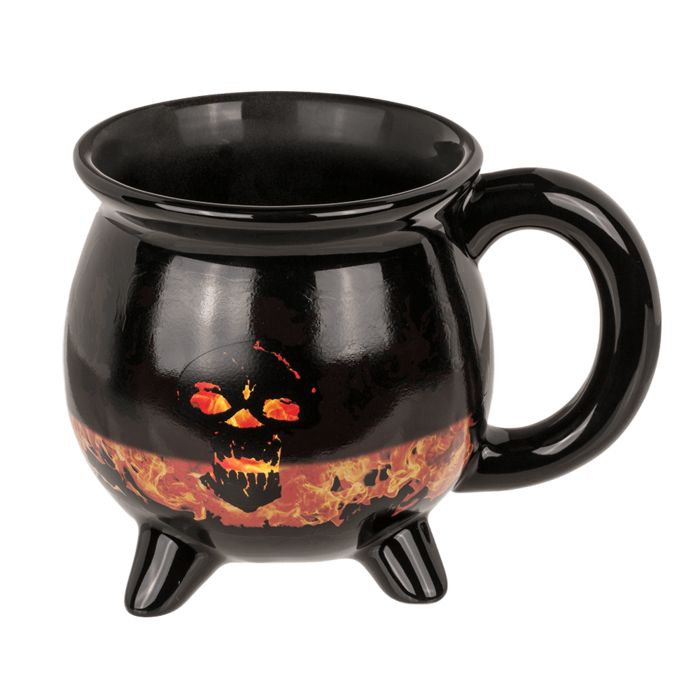 Tazza in ceramica nera con manico e tre piedi. Design teschio-fiamme. OOTB.