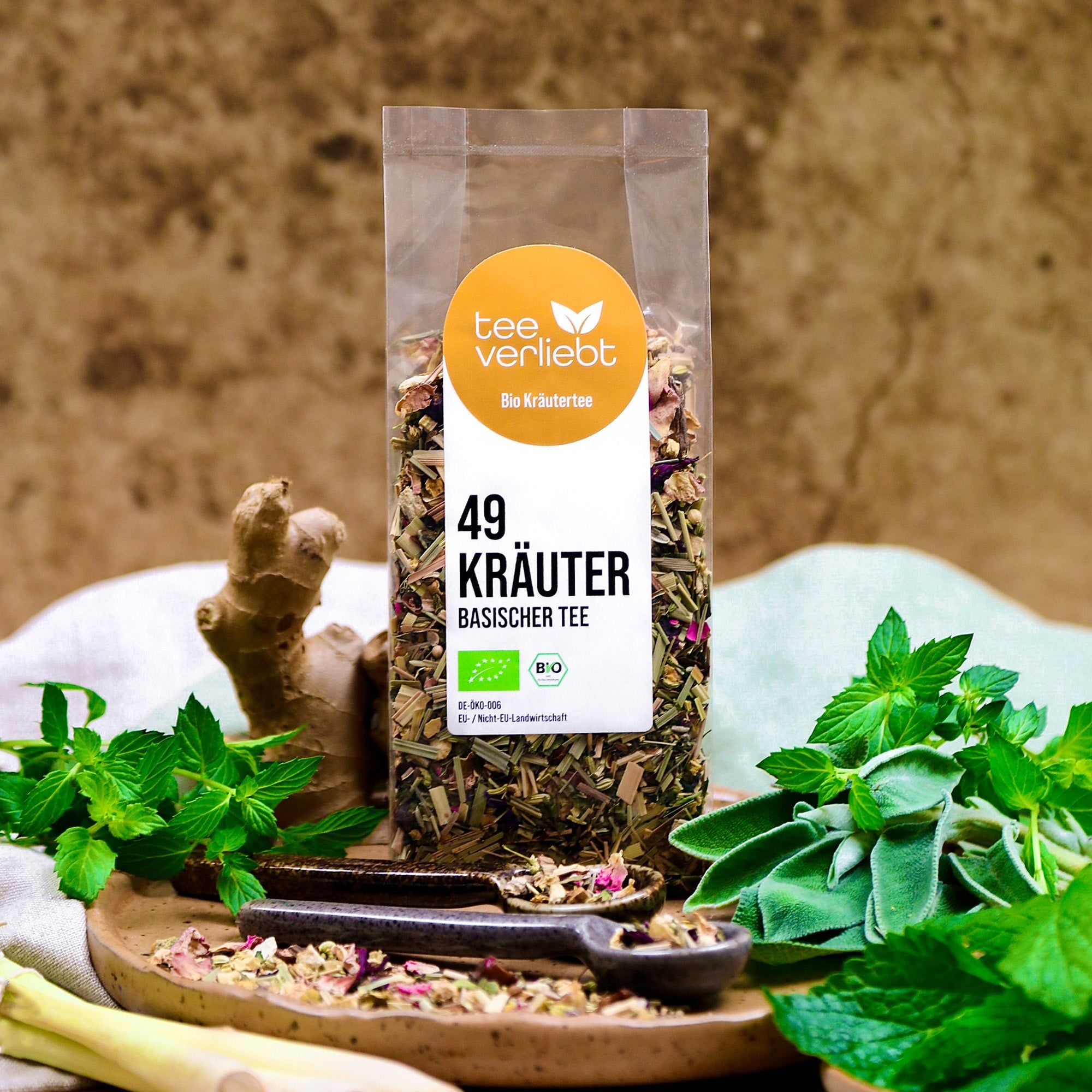 teeverliebt - 49 Kräuter Basischer Tee Bio loser Kräutertee