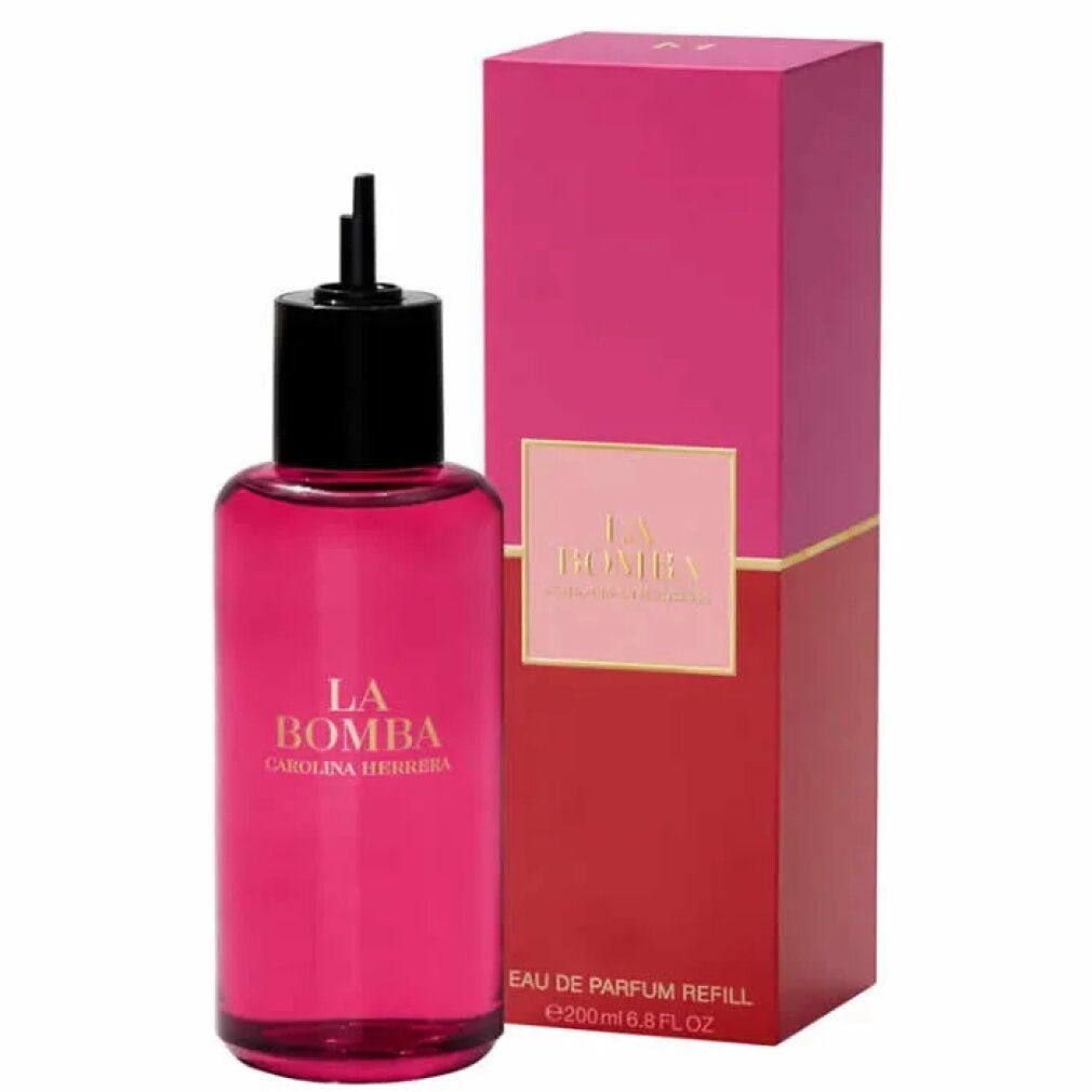 Rosa Flakon mit schwarzem Verschluss und Verpackung. Aufschrift: LA BOMBA, CAROLINA HERRERA. Eau de Parfum Refill.
