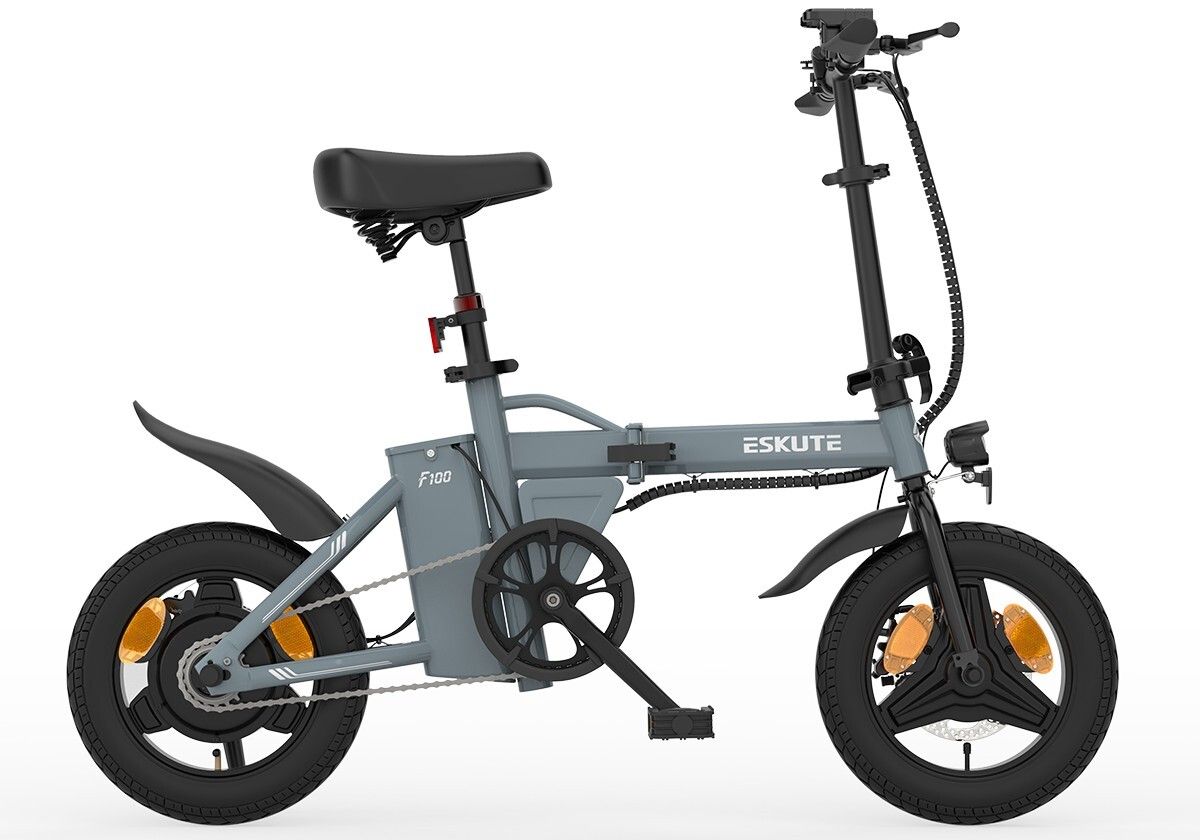 Graues, zusammenklappbares E-Bike. Schwarze Reifen, Sattel und Lenker. Marke ESKUTE, Modell F100.