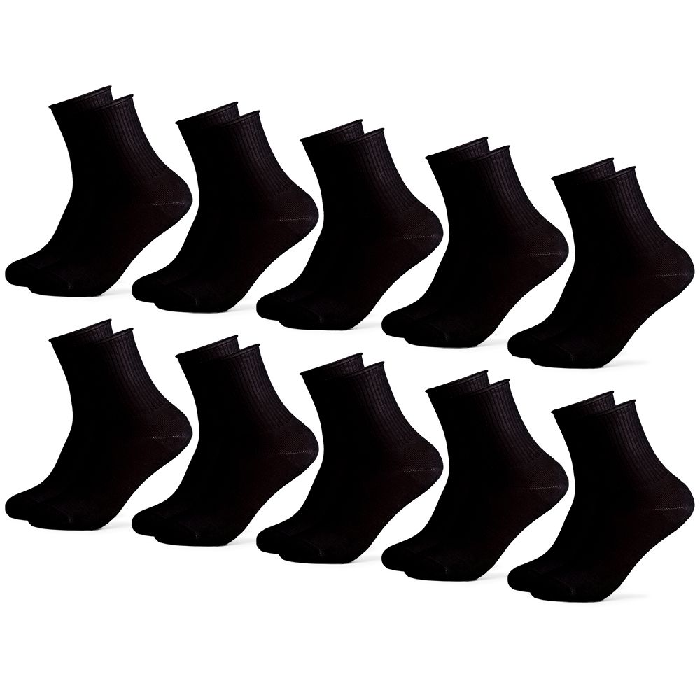 Zehn schwarze Socken ohne Gummibund, ordentlich nebeneinander angeordnet.