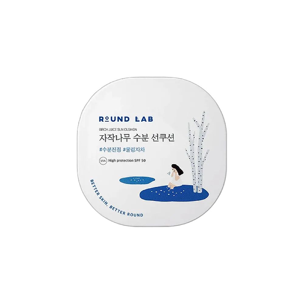 Weiße, quadratische Verpackung mit Produkt und Text: ROUND LAB, Birch Juice Sun Cushion. Illustration.