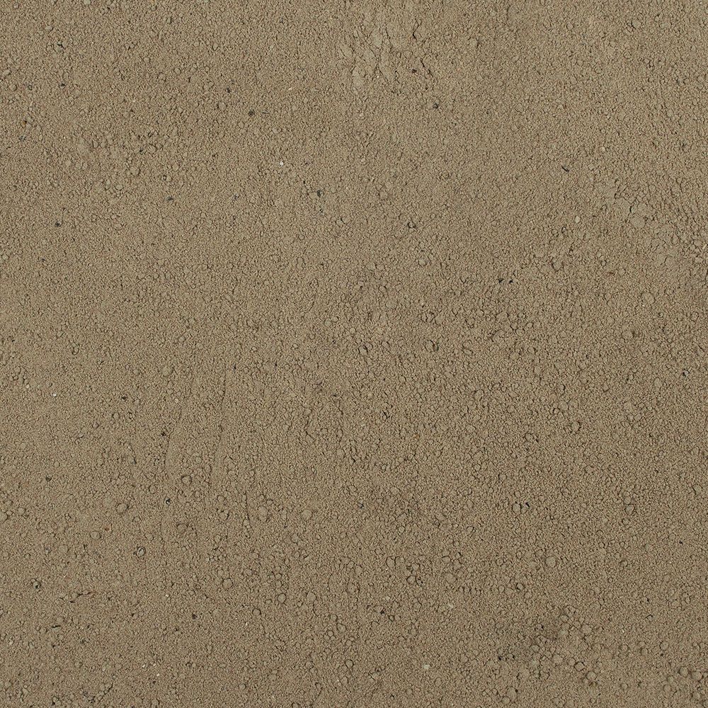 Nahaufnahme von braunem, pulverförmigem Produkt mit körniger Textur.