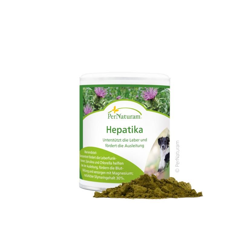 Dose mit grünem Pulver. Aufschrift: PerNaturam Hepatika. Mariendistel-Konzentrat, Spirulina, Chlorella, Magnesium.