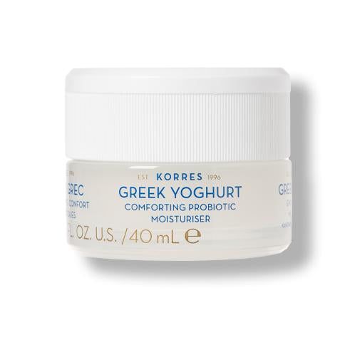 Cremebehälter mit weißem Deckel. Aufschrift: Griechischer Joghurt, beruhigende probiotische Feuchtigkeitspflege. Marke: KORRES.
