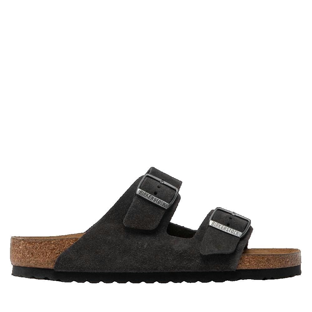Sandali grigi con due cinturini e fibbie. Plantare in sughero, suola nera. Logo Birkenstock sulle fibbie.