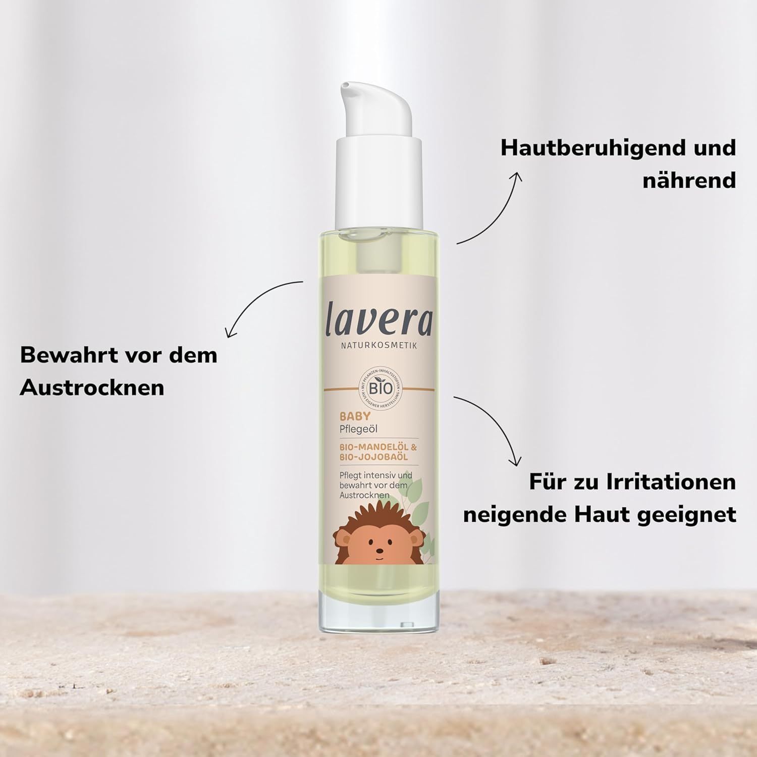 Lavera Baby Pflegeöl-Flasche mit Spender. BIO-Siegel, Text: Hautberuhigend und nährend, Für zu Irritationen neigende Haut geeignet, Bewahrt vor dem Austrocknen.