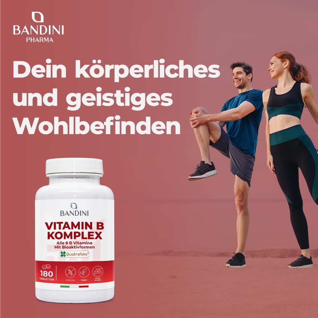 Weiße Flasche mit Bandini Vitamin B Komplex Tabletten. Aufschrift: Vitamin B Komplex, 180 Tabletten. Personen beim Sport im Hintergrund.