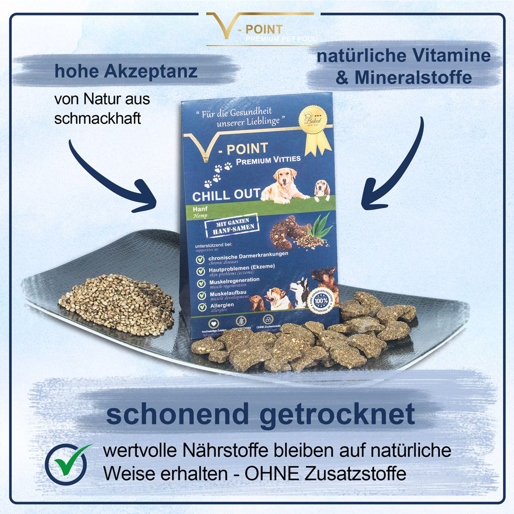 V-POINT® Premium Vitties - CHILL OUT mit Hanfsamen auf einem Tablett. Daneben Hanfsamen und Hundefutter-Snacks. Text: 'schonend getrocknet'.