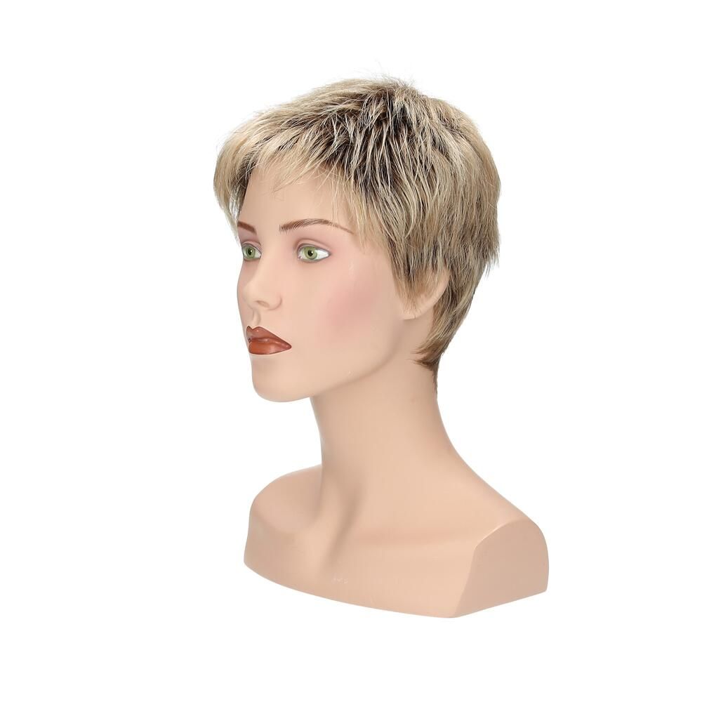 Perücke Dana von trendhair, blondiertes Kunsthaar, auf einem Schaufensterkopf. Seitenansicht.