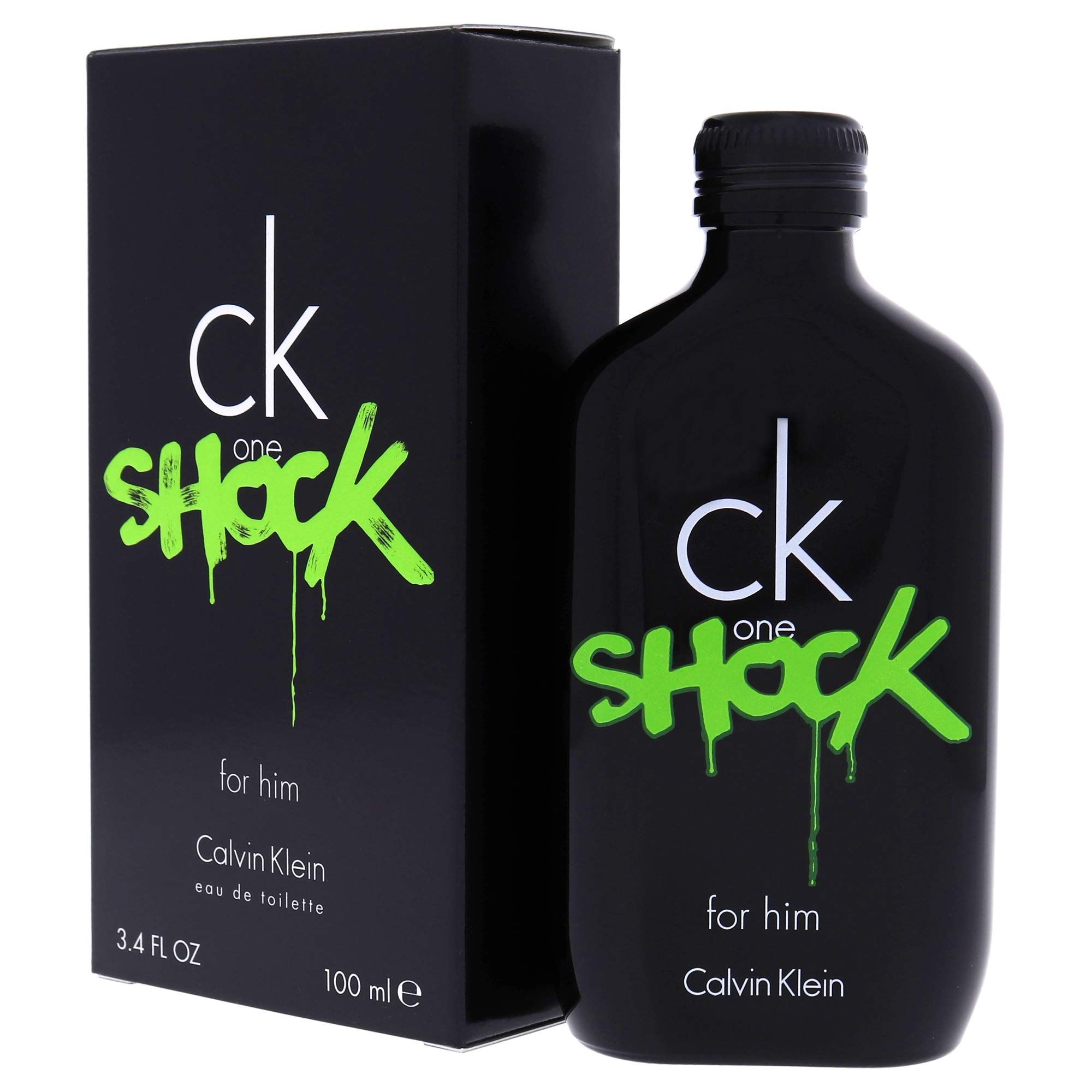 Schwarze Flasche und Verpackung mit weißem und grünem Schriftzug. Aufschrift: ck one SHOCK for him Calvin Klein.