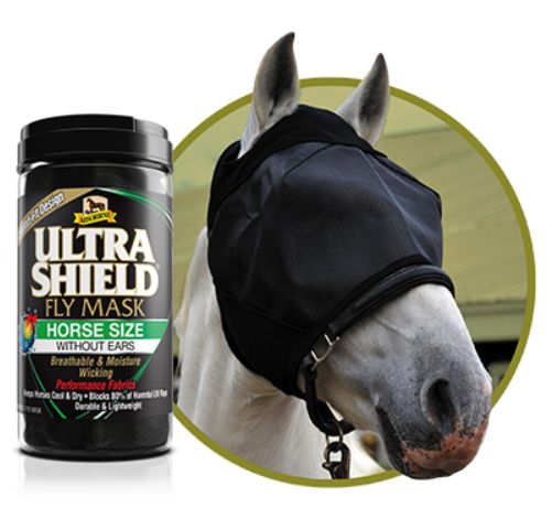 Schwarze Fliegenmaske am Pferdekopf. Daneben eine Dose mit "UltraShield Fly Mask"-Etikett. Text: "Horse Size", "Without Ears".
