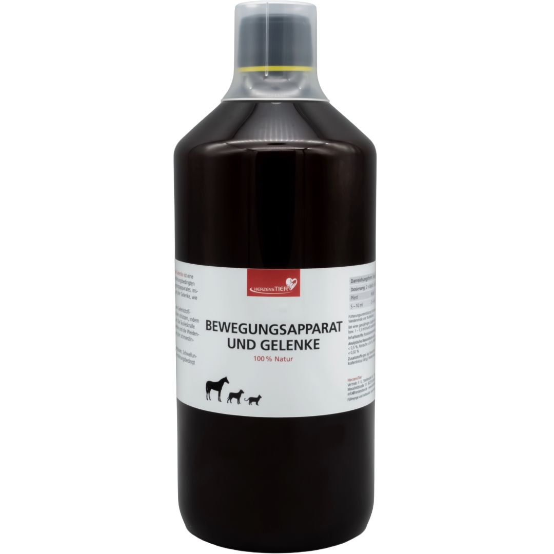 Braune Flüssigkeit in einer Flasche mit Etikett. Text: Bewegungsapparat und Gelenke. 100% Natur. Logo: HerzensTier.