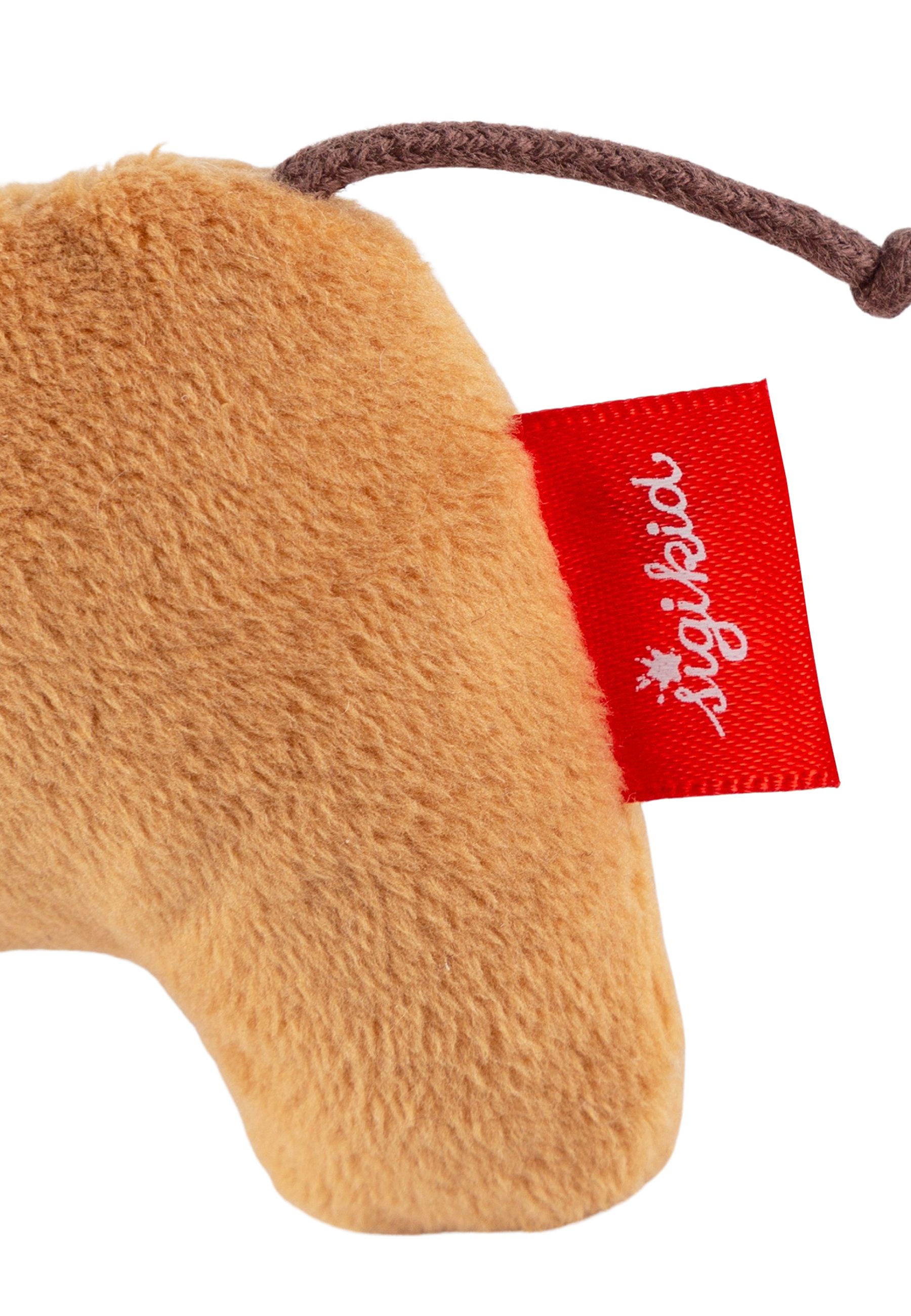 Nahaufnahme eines braunen Stoffhundes. Rotes Etikett mit Sigikid-Logo. Brauner Stoff, Detailansicht.