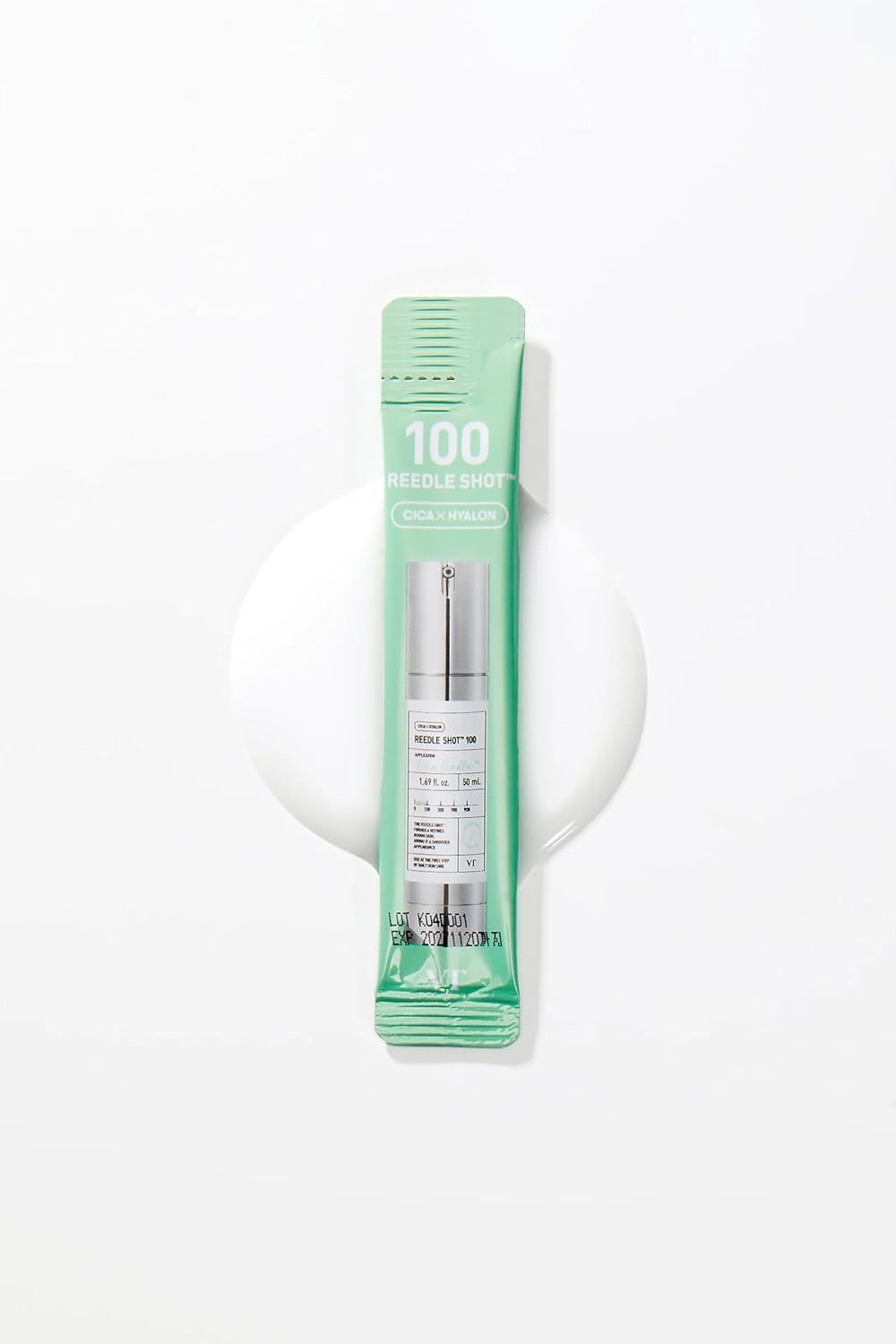 Einzelverpackung "100 Reedle Shot" auf weißem Untergrund. Produktabbildung und Schriftzug "100 Reedle Shot".