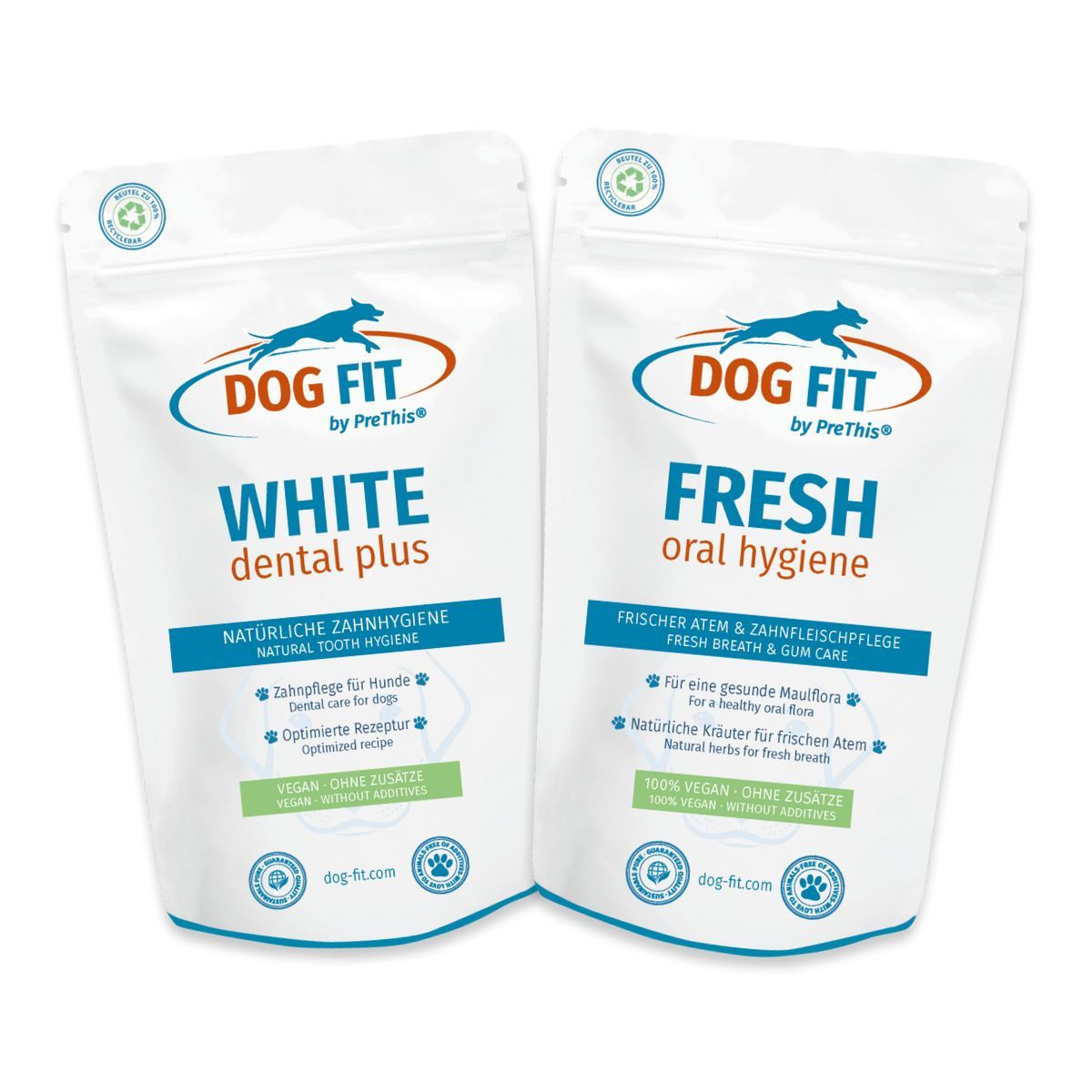Zwei Beutel DOG FIT WHITE dental plus & FRESH. Weiße Beutel mit blauem Logo und Text. Vegan-Siegel.