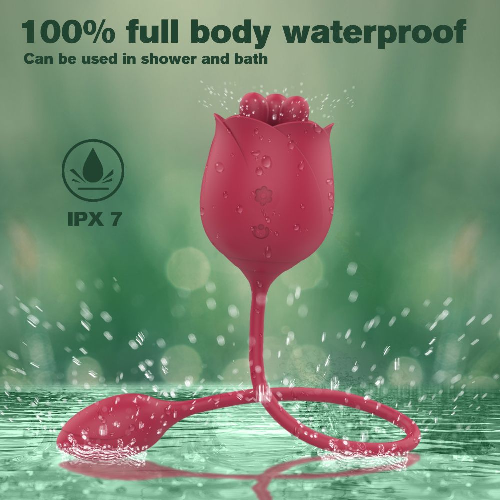 Rotes, rosenförmiges Produkt mit länglichem Teil. Text: 100% full body waterproof. IPX 7-Zertifizierung. Wasser-Darstellung.