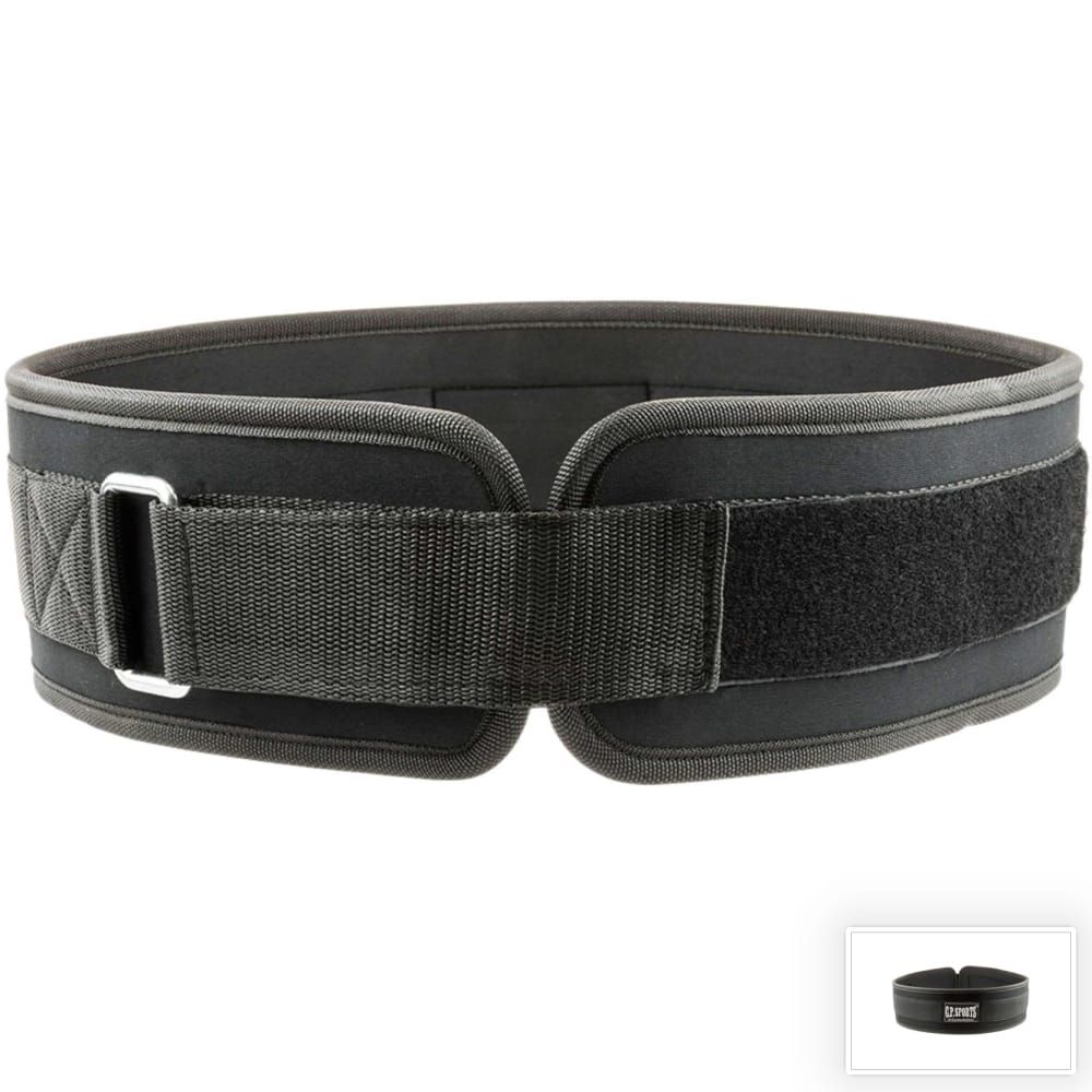 Schwarzer Gewichthebergürtel mit Klettverschluss und Metallschnalle. C.P. SPORTS Logo. Ergonomische Form.