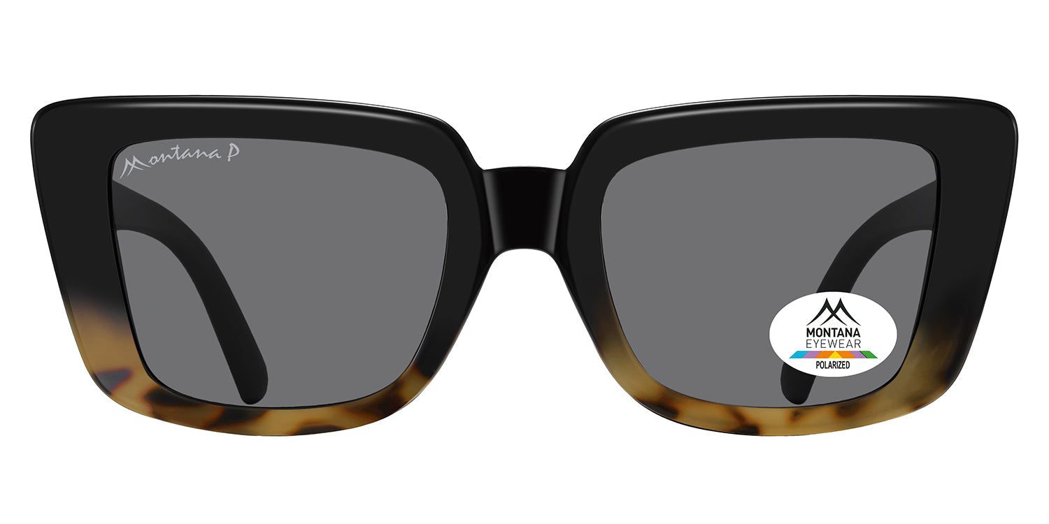 Schwarze Sonnenbrille mit braunem Rahmen. Graue Gläser. Logo und Polarisationshinweis auf dem Glas. Montana Eyewear.