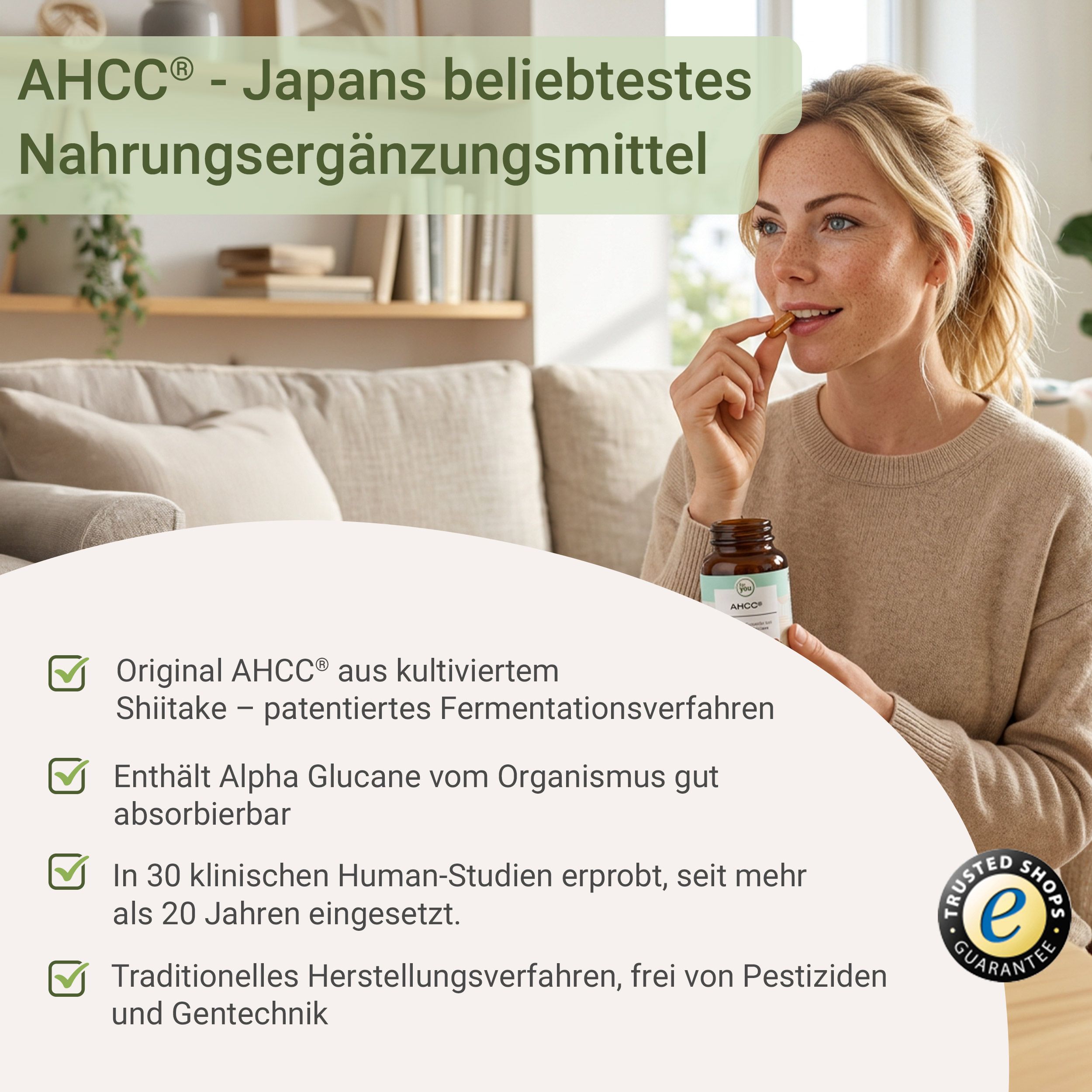 Frau nimmt AHCC Kapsel, Flasche und Siegel im Hintergrund.