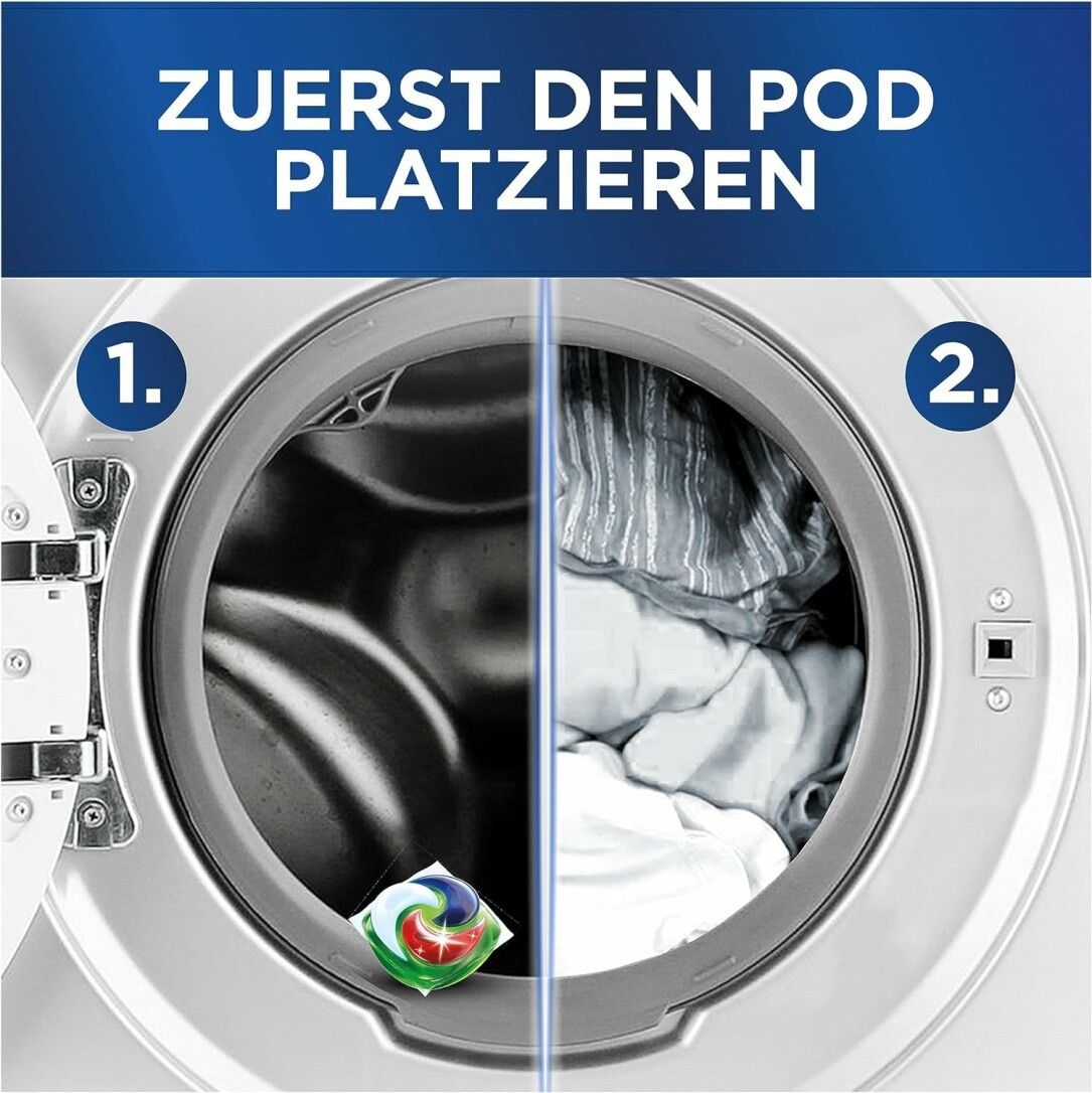 Eine Waschmaschine mit Wäsche. Ein Pod liegt in der Trommel. Text: ZUERST DEN POD PLATZIEREN.