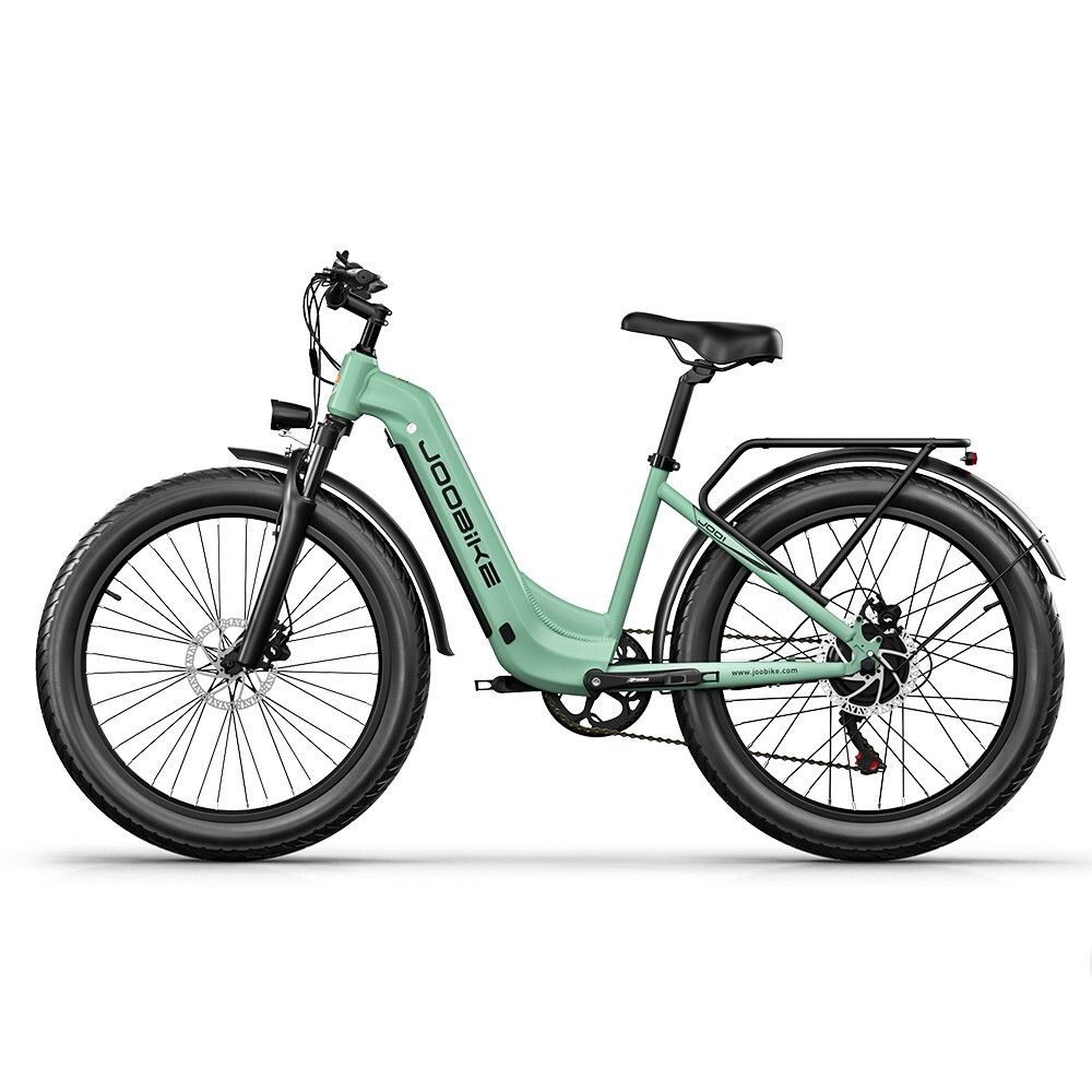 Hellgrünes Elektrofahrrad mit schwarzen Reifen und Gepäckträger. JOOBIKE-Logo am Rahmen. 48V-Batterie.