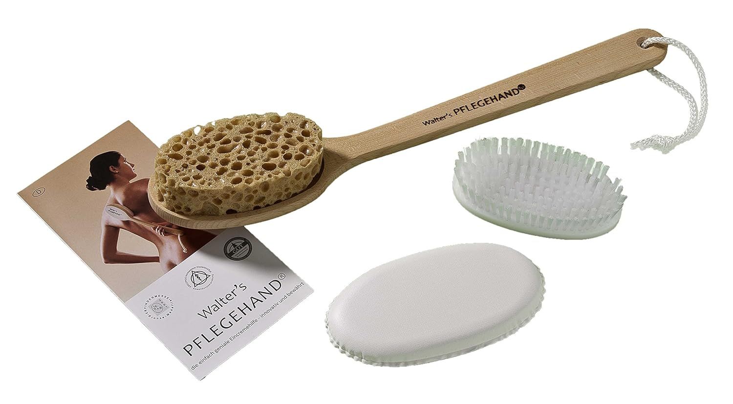 Pflegehand-Set mit Bürste, Schwamm, Seife und Broschüre. Holzgriff mit Aufschrift. Verschiedene Formen und Materialien.