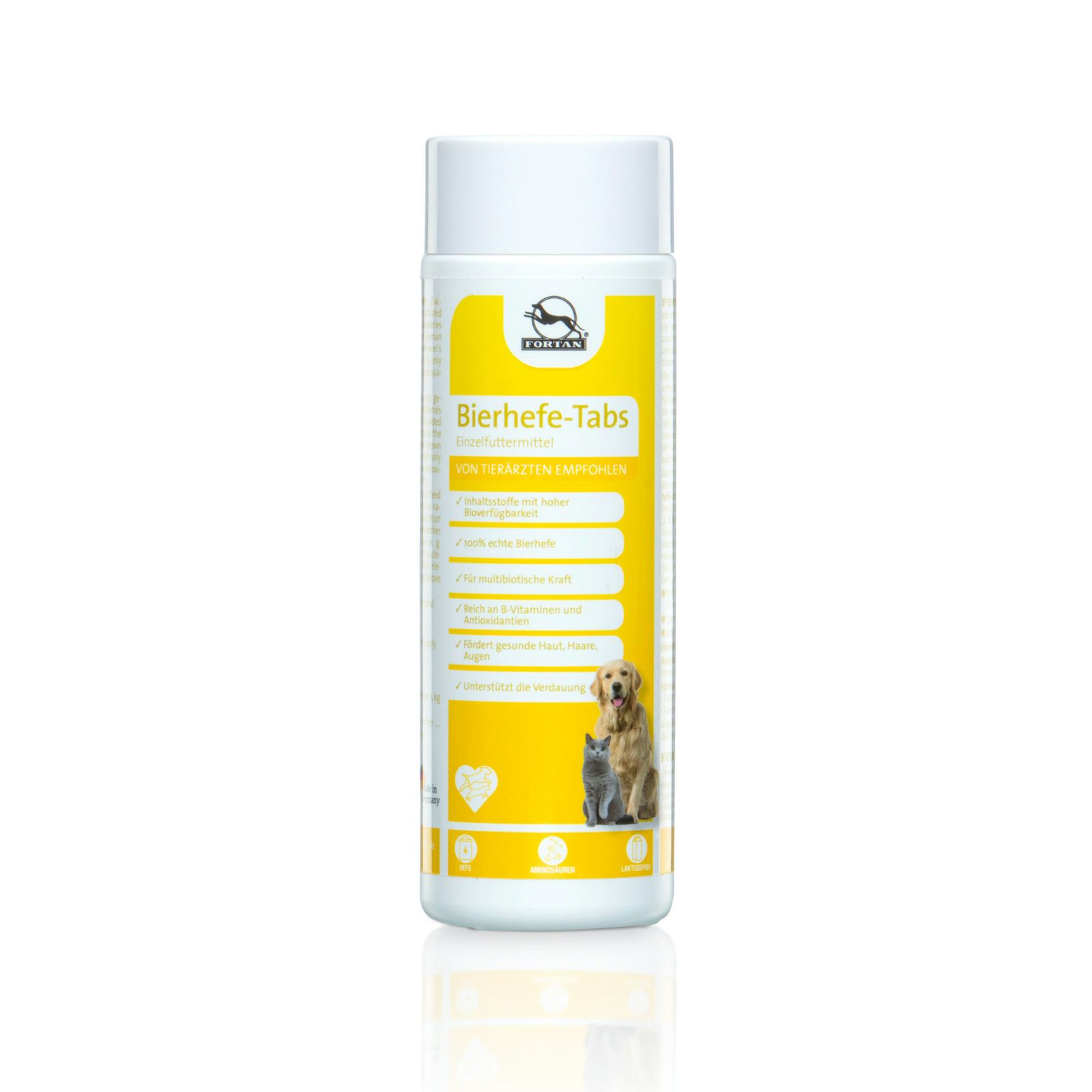 Weiße Flasche mit gelbem Etikett. Aufschrift: Bierhefe-Tabs. Illustration: Hund und Katze. Marke: FORTAN.