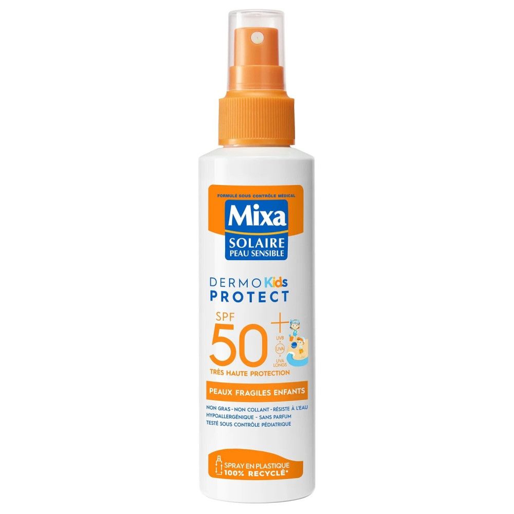 Weiße Sprühflasche mit orangefarbenem Sprühkopf. Aufschrift: Mixa Solaire, DermoKids Protect SPF 50. Für empfindliche Kinderhaut.