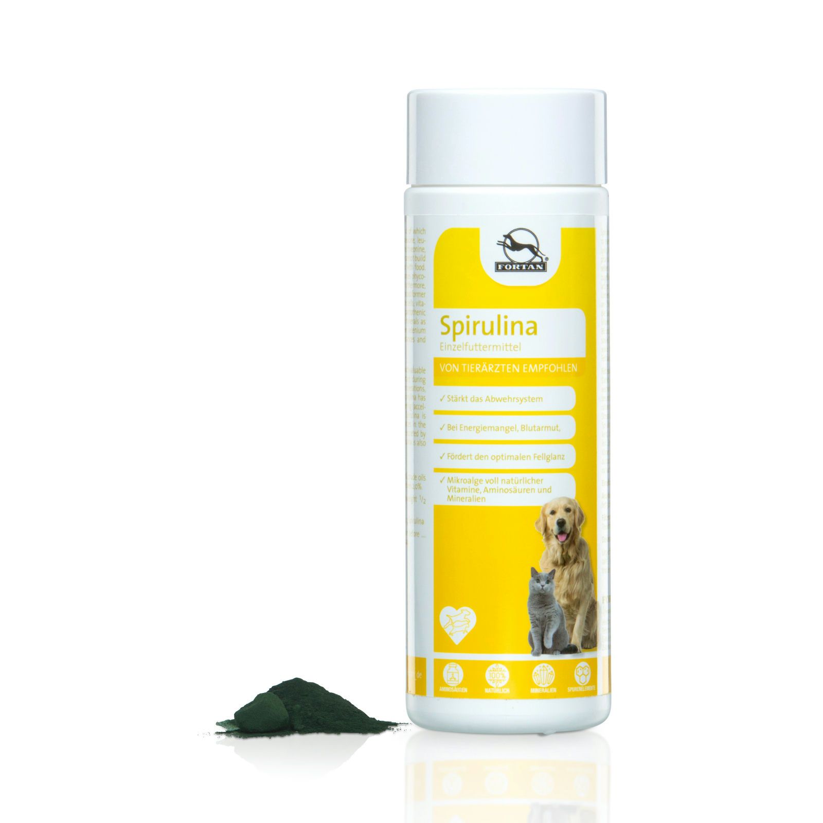 Weiße Flasche mit gelbem Etikett. Spirulina-Pulver daneben. Logo mit Hund und Katze. Gelber Hintergrund.