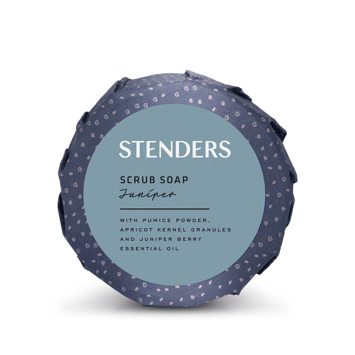 Runde Seife mit blauem Papier verpackt. Aufschrift: STENDERS SCRUB SOAP Juniper. Enthält Bimsstein, Aprikosenkern und Wacholderbeere.