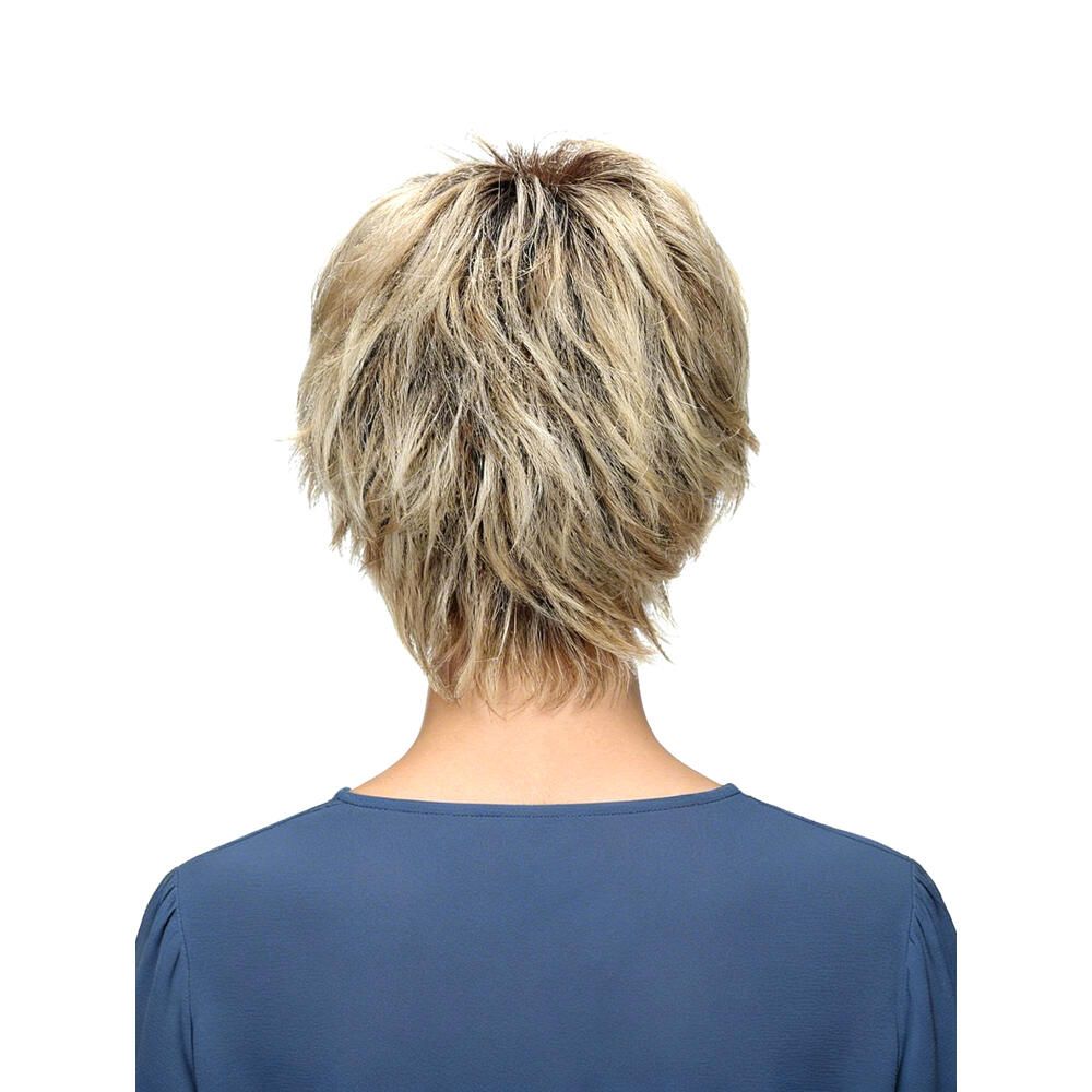 Kurzhaarperücke in Blondtönen, Rückansicht. Die Frisur ist leicht gestuft und hat eine natürliche Struktur.