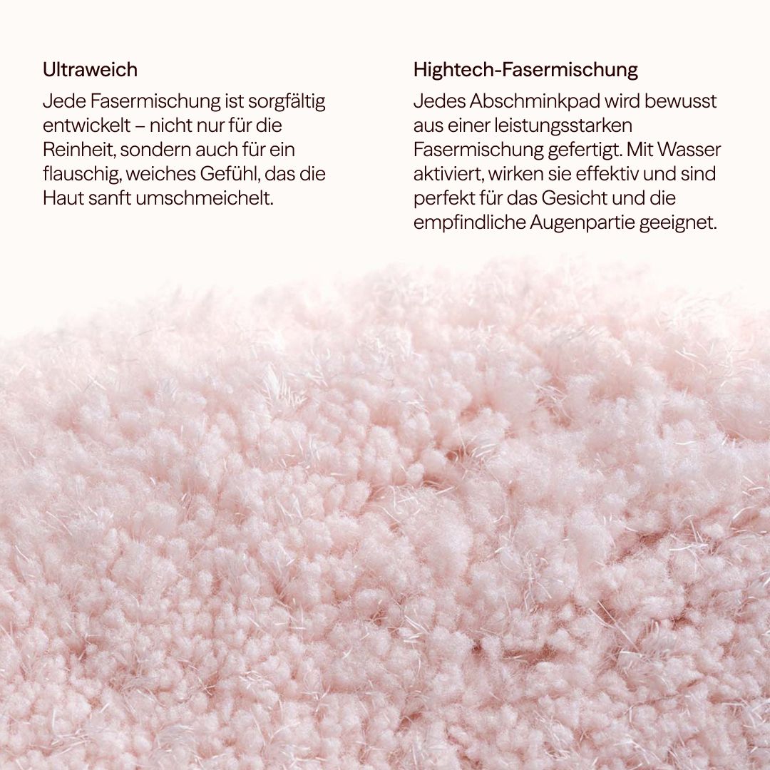 Nahaufnahme der weichen Textur eines rosa Abschminkpads.