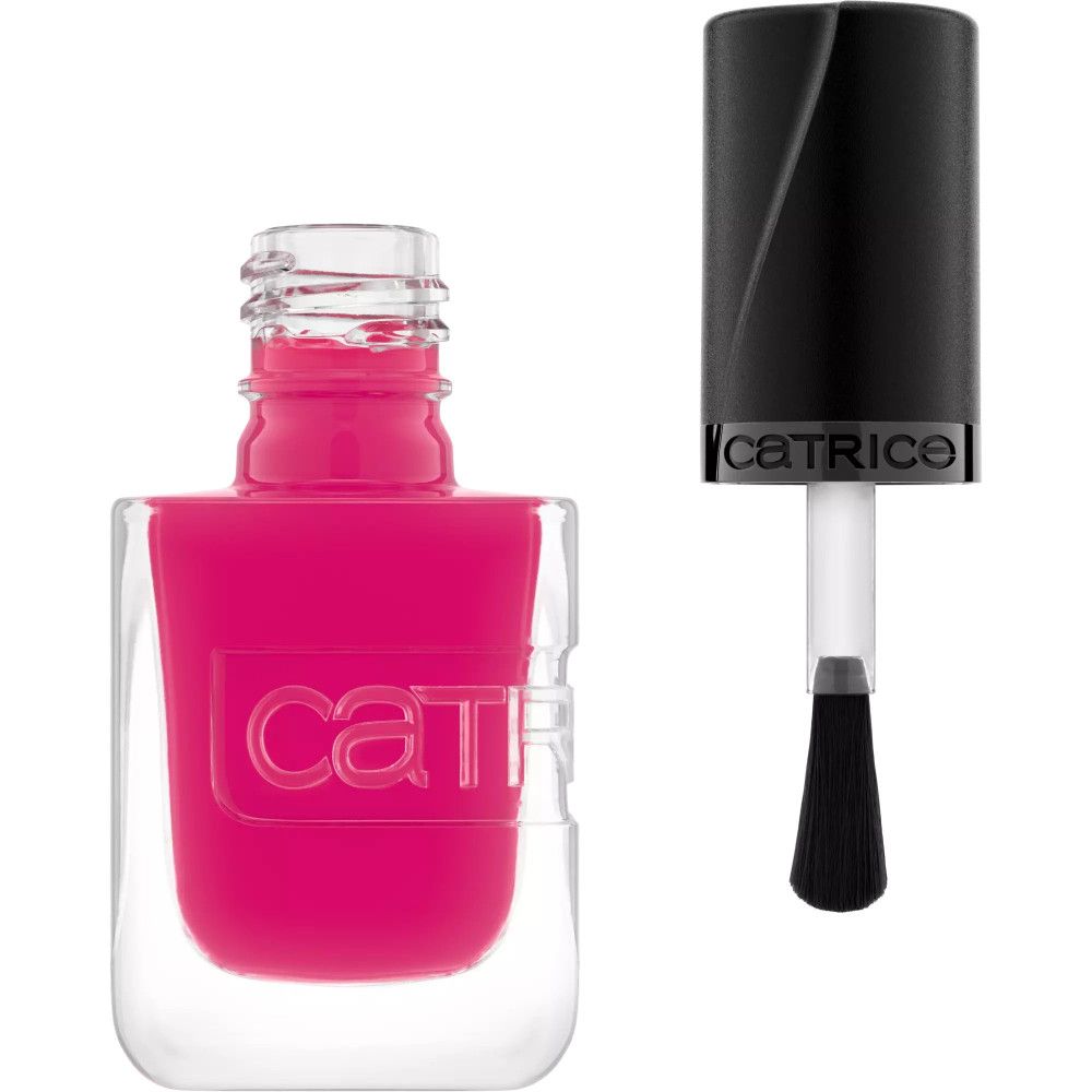 Nagellackflasche mit geöffnetem Deckel und Pinsel. Rosa Nagellack. "Catrice" auf der Flasche.