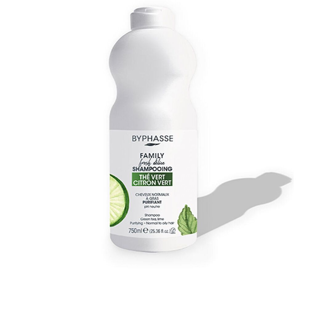 Weiße Shampoo-Flasche mit Etikett. Aufschrift: Byphasse, Family Fresh Delice, Thé Vert Citron Vert. 750ml.