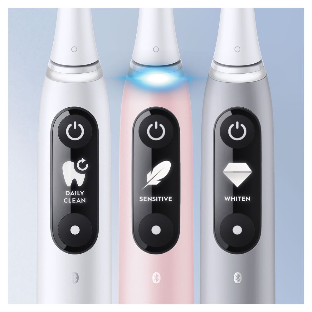 Drei elektrische Zahnbürsten mit unterschiedlichen Modi. Oral-B iO Series 6.