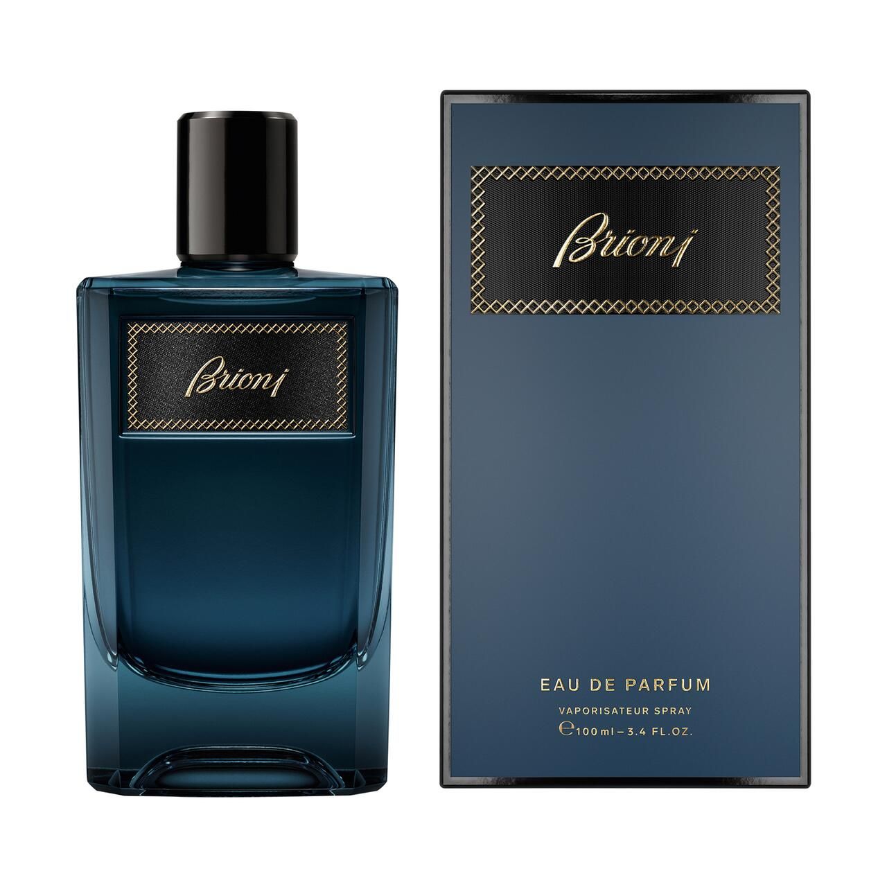 Flacone in vetro blu con tappo nero ed etichetta rettangolare. Accanto, confezione blu con logo dorato.