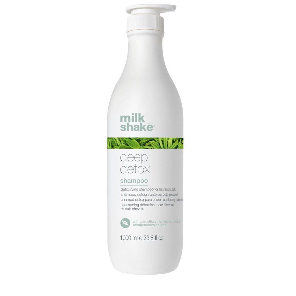 Weiße Shampoo-Flasche mit Pumpe. Text: deep detox shampoo, milk shake. 1000 ml.
