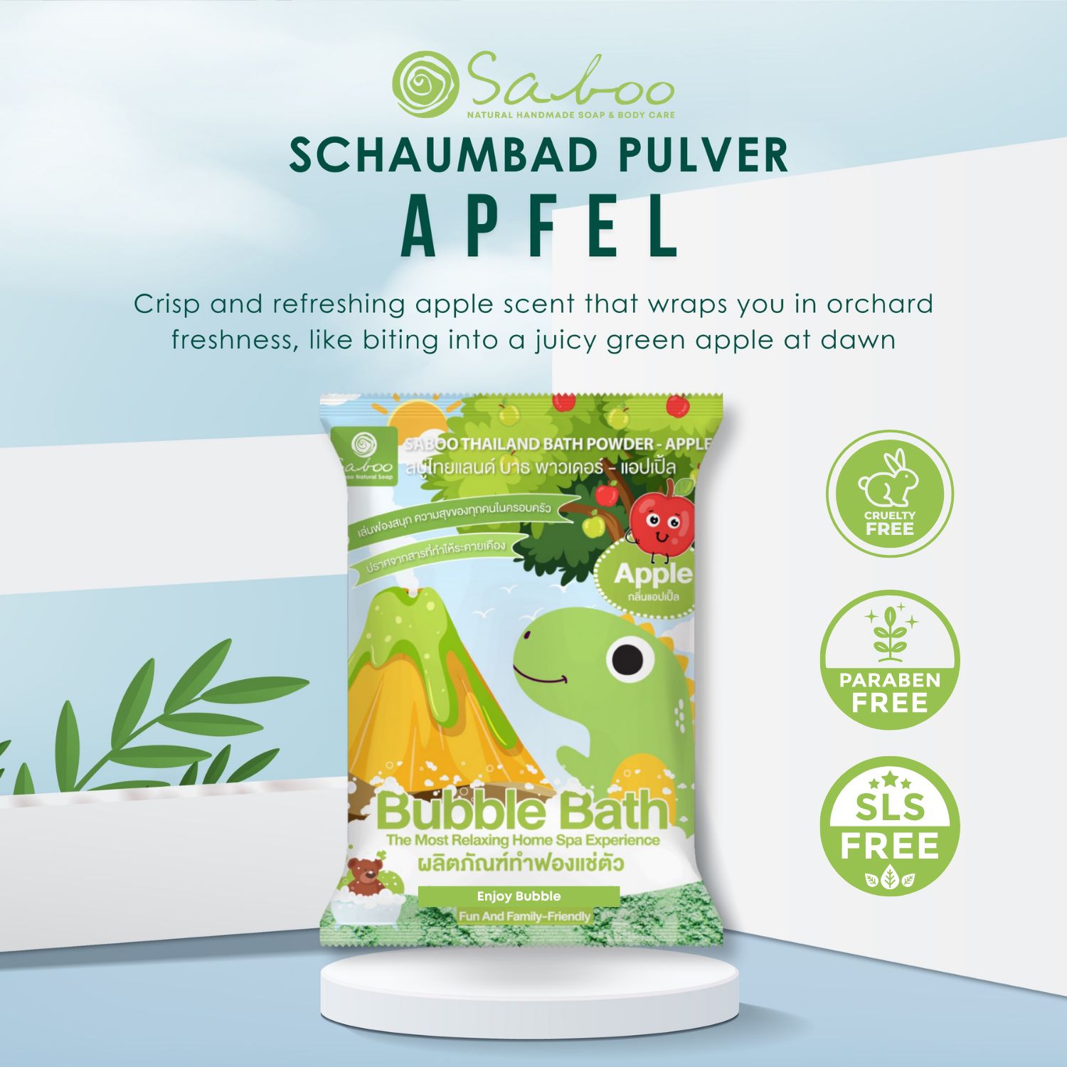 Produktverpackung mit Apfel-Badeschaumpulver. Zusätzliche Informationen und Logos, darunter 'Cruelty Free'.