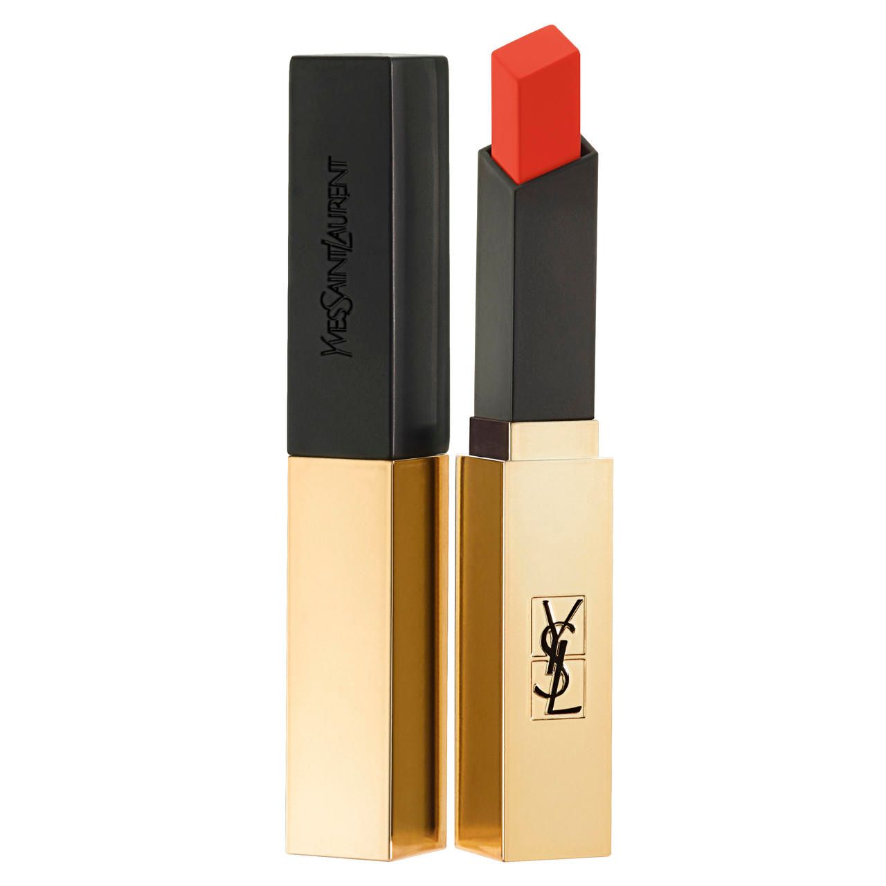 Yves Saint Laurent Lippenstift. Goldfarbener Behälter, schwarzer Deckel. Roter Lippenstift ist sichtbar. YSL-Logo.