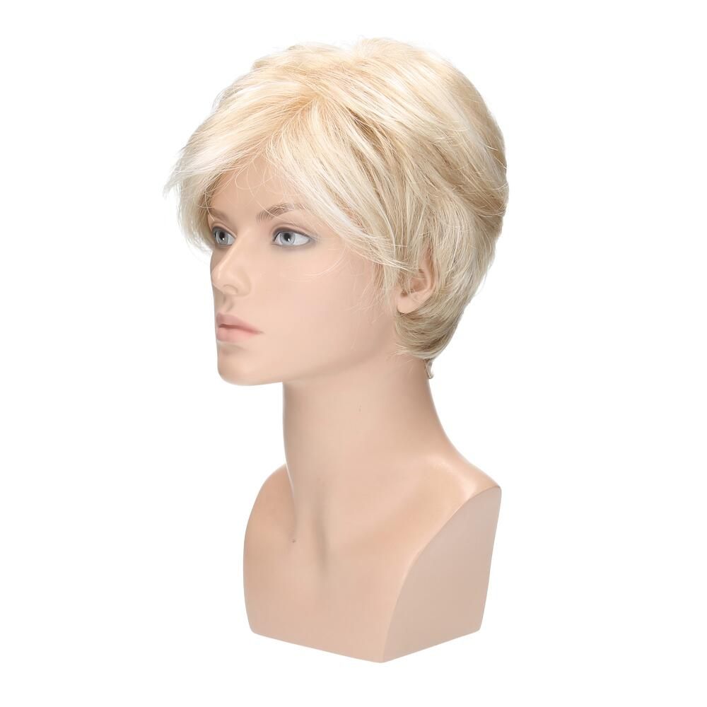 Perücke AMSTERDAM Comfort in Islandblond auf einem Schaufensterkopf. Seitenansicht. Kurze, blonde Haare.